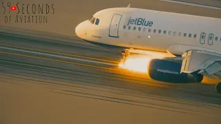 Emergency landing of a passenger aircraft without front landing gear (59 Seconds of Aviation)