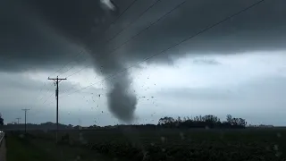 Amazing Footage Of A Tornado Destroying A Building, Sycamore IL - 8/9/2021