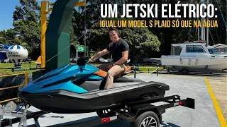 Um Jetski elétrico: Igual um Model S Plaid só que na água.