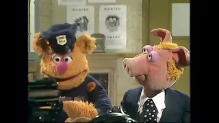 The Muppet Show - 318: Leslie Uggams - Bear on Patrol: Impersonating an Officer (1979)