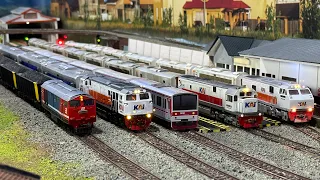 Menjalankan Banyak mainan kereta api CC203,CC201,CC206,BB301 & KRL dari stasiun banjar hingga anjlok