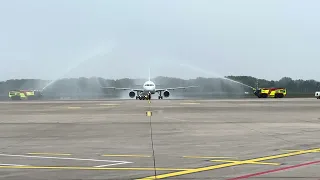 Flughafen-Feuerwehr begrüßt neue Airline am FMO