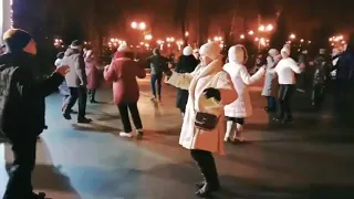 Мы с тобой на разных берегах...Новогодние танцы в парке Горького,Харьков 2021!!!