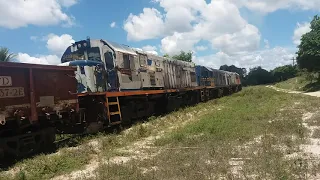 Trem patinando na subida para o sertão