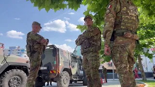 Top News - Tanket e KFOR ‘rrethojnë’ manastirin e Deçanit / Shtohen trupat në dy zona, nis stërvitja