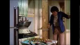 GREMLINS --- Mom vs Gremlins ( kitchen scene kills )