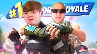 Jynxzi Plays OG FORTNITE With Mongraal & Stable Ronaldo