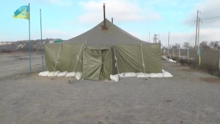 На пунктах пропуска в АТО людей согревают чаем с вареньем