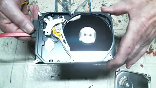 What's Inside An Old Harddrive