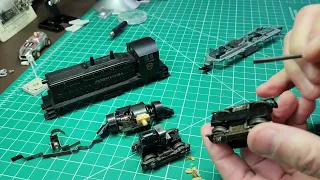 Athearn SW7 disassembly, can this antique be saved