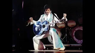 ELVIS au GRAND REX à Paris: Version 16/9e/ --) 5 CHANSONS QUI ONT FAIT VIBRER LE PUBLIC !, (by Jmd).