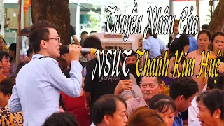 Khán giả ngở ngàng và vây quanh Truyền Nhân NSUT Thanh Kim Huệ | Tân Cổ Việt