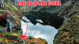 IMPRESIONANTE : VIVE SÓLO en una CUEVA a lado de una LAGUNA