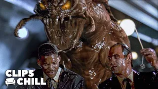 Will Smith vs. Alien Bug | Men in Black (Tommy Lee Jones)