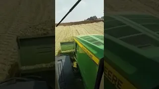 John deere 7230R in trincea on board