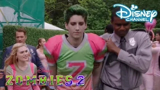 ZOMBIES 2 | Le récap de ZOMBIES 1 avec Bucky | Disney Channel BE