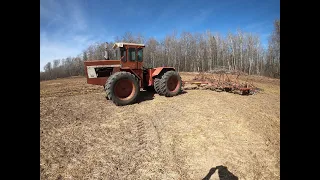 International 4366 vs  Morris CP725 Deep Tillage Cultivator (Chisel Plow)