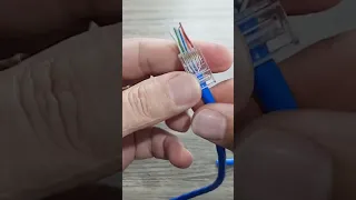 Veja Como é Fácil Montar o RJ45 Vazado Para Montar um Cabo de Rede #caboderederj45 #comocrimparrj45