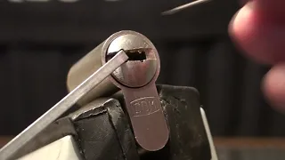 123 DOM iX10 KG (9 pins +1 interactive element) picked and gutted