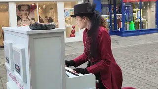 Chloe Marie - Cycling Pianist in Gloucester