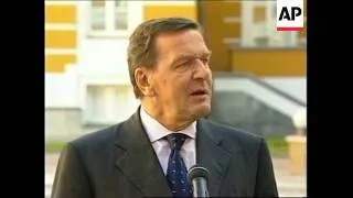 RUSSIA: GERMAN CHANCELLOR SCHROEDER VISIT (2)