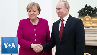 Putin and Merkel Meet in Moscow