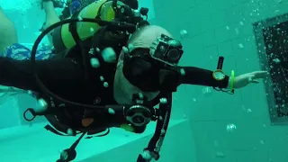 Diving at Nemo 33, Brussels