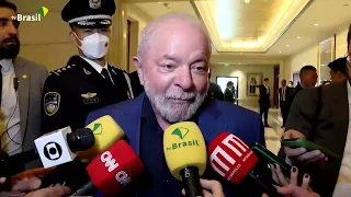 Lula fala à imprensa na saída do hotel em Pequim - China