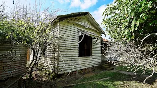 Abandoned- Forgotten old farm house lost in the bush/Abandoned and decaying for 50 years