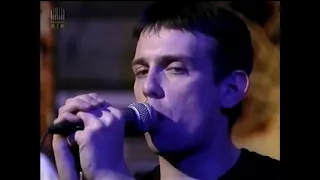 Inspiral Carpets - Two Worlds Collide - Live (Live Music Video)