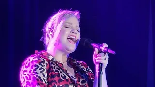 Kelly Clarkson - Live Moments (Part 1) [Walt Disney World Swan and Dolphin Resort 2021]