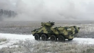 БТР—3 ведёт огонь по русским солдатам, видео боя стрелок бтр