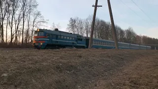 ДДБ1 по маршруту Полоцк-Молодечно прибывает на станцию Вилейка с приветливой бригадой.