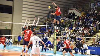 20 Unreal Volleyball Vertical Jumps Caught on Camera !!!