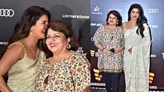 Priyanka Chopra Cute Moment With Mom Madhu Chopra  At Indian Sports Honours Awards 2019