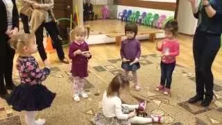 Музыка с мамой . Открытый урок для детей 2-3 года. Песенка Лошадка с музыкальными инструментами.