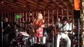 Tricia Freeman Band at 3Thirty3 5-7.3.wmv