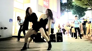 MONDAY. BLACK MIST. ALINA & BEL. BEAUTIFUL CLASSY PERFORMANCE. HONGDAE STREET.