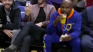 MAYWEATHER AND PACQUIAO MEET AT BASKETBALL GAME AGAIN MAYPAC2