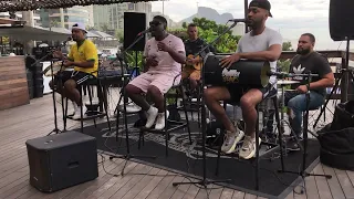 Pagode do Grupo Deixa Fluir no Kiosque Carioca