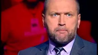 Борислав Береза успокаивает разбушевавшихся политиков на ток-шоу "Черное Зеркало"