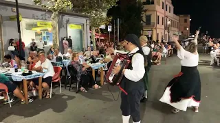 Stornelli maliziosi a Ladispoli - www.stornellatori.it