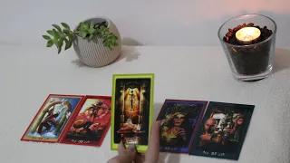 Etalare tarot: ce îți ascunde el/ea? ce secrete are persoană la care tu te gândești?