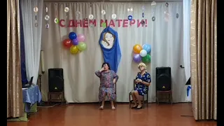 "В Роддоме"  сценка на день матери