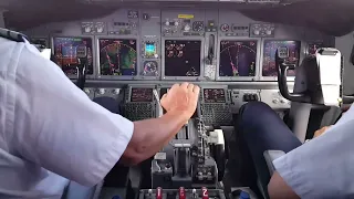 Cockpit view - Full Video of the landning in Tromsö - Boeing 737 - Jumpseat - Strong winds