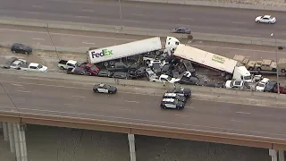 At least 5 killed in massive pileup in Fort Worth