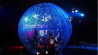 Zippos Circus Globe of Death incredible show with 4 motorbikes