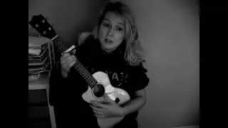 "Hier Encore - Yesterday When I Was Young" (Charles Aznavour) - uke cover by Aurora Colson