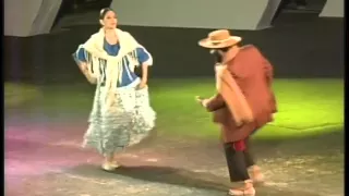 pareja de danza tradicional. pre cosquin 2013 Acevedo Palacios