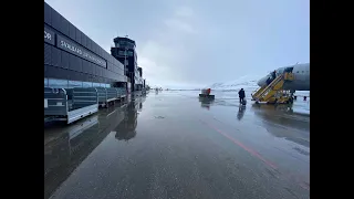 Scandinavian Airlines SK4490 OSL-LYR,  Approach and Landing Svalbard  March 2022 Arctic Circle